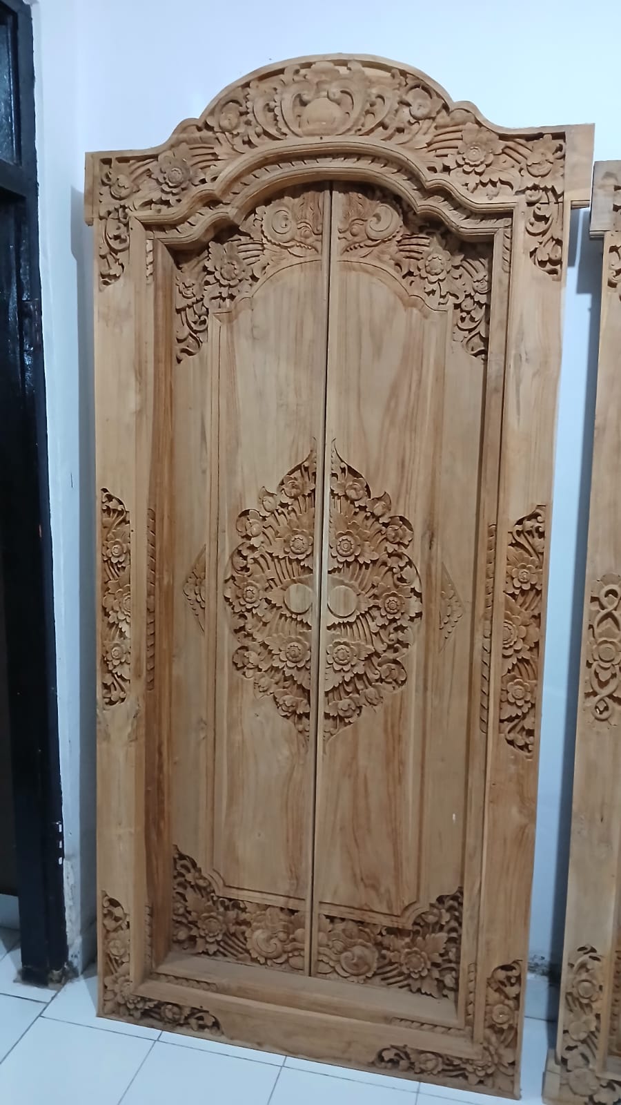 WhatsApp Image 2025-05-07 at 12.41.08 PM - Copy pintu ukir bali