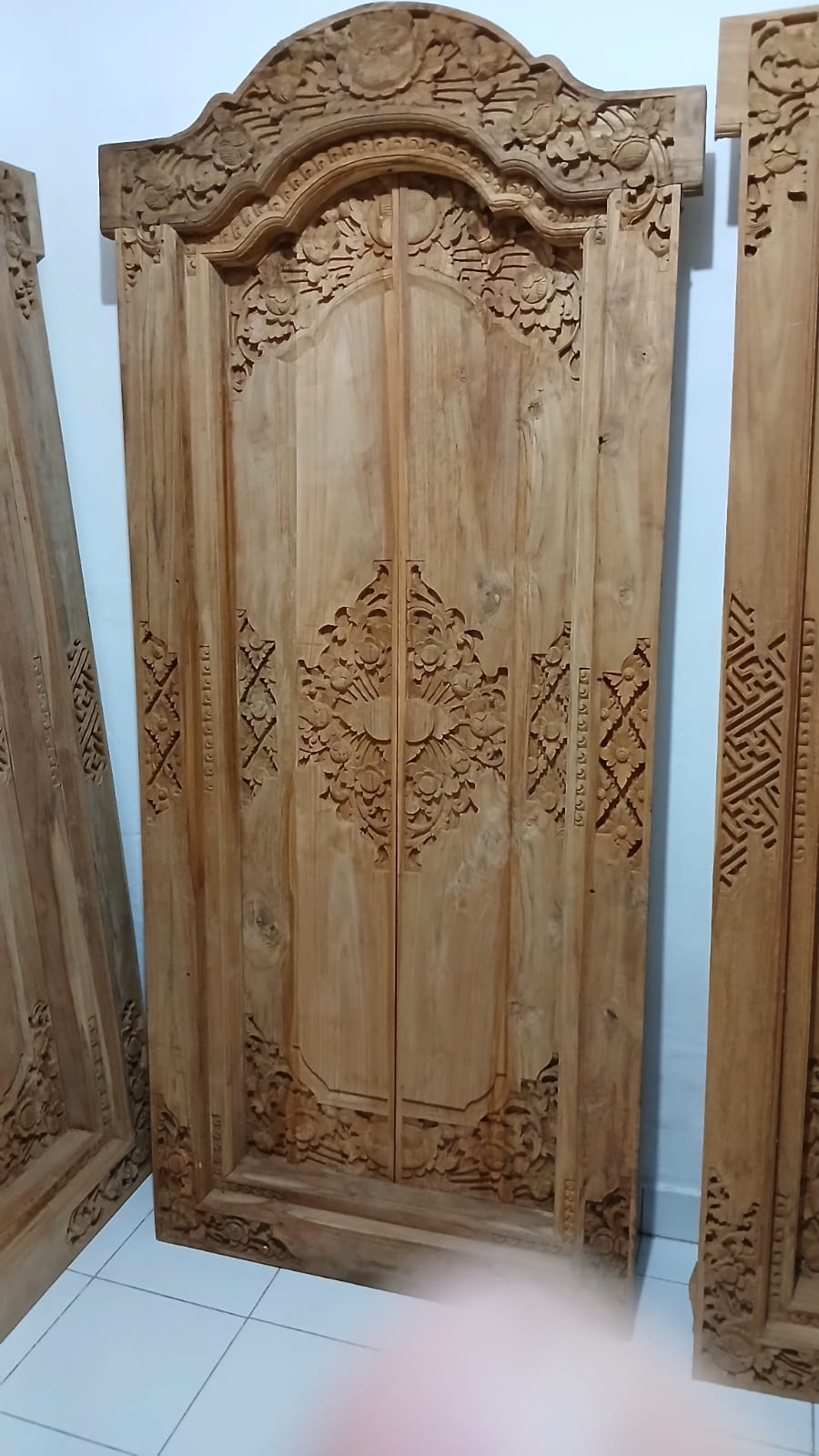 WhatsApp Image 2025-05-07 at 12.41.09 PM (1) pintu ukir bali 4